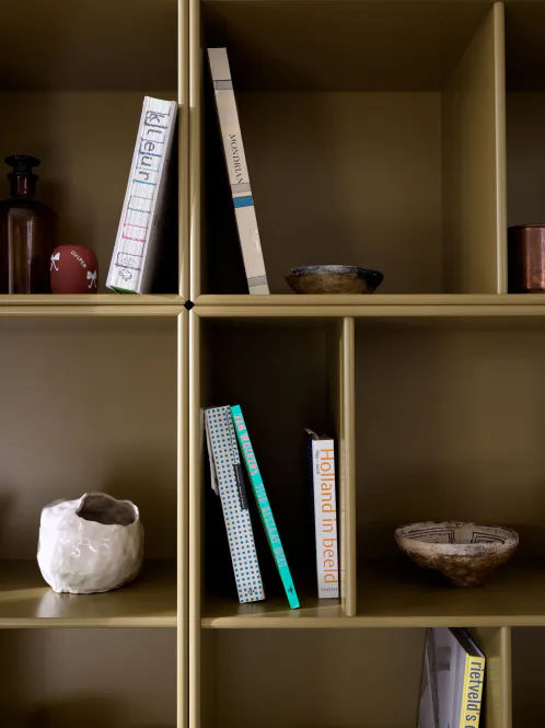 Hovedbilde READ spacious bookshelf
