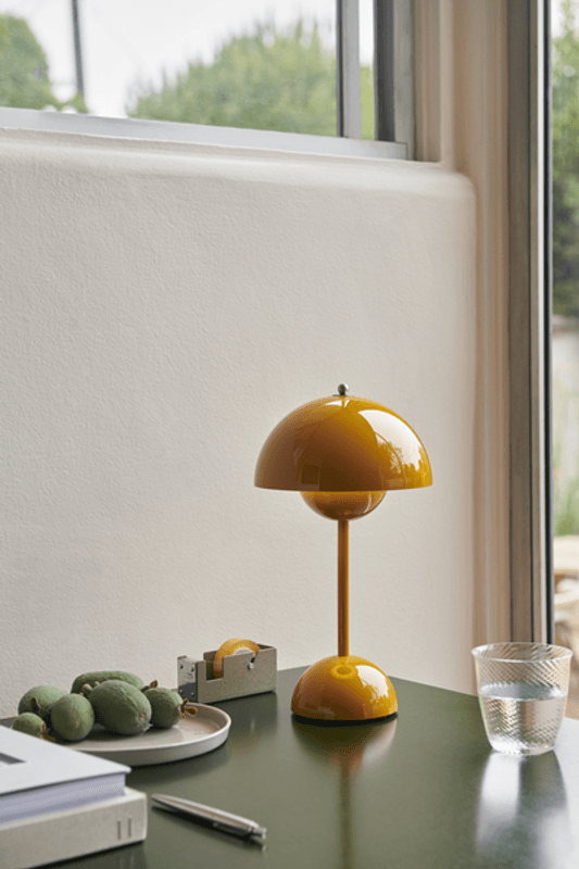 Flowerpot VP9 Verner Panton 1968 Portable lamp