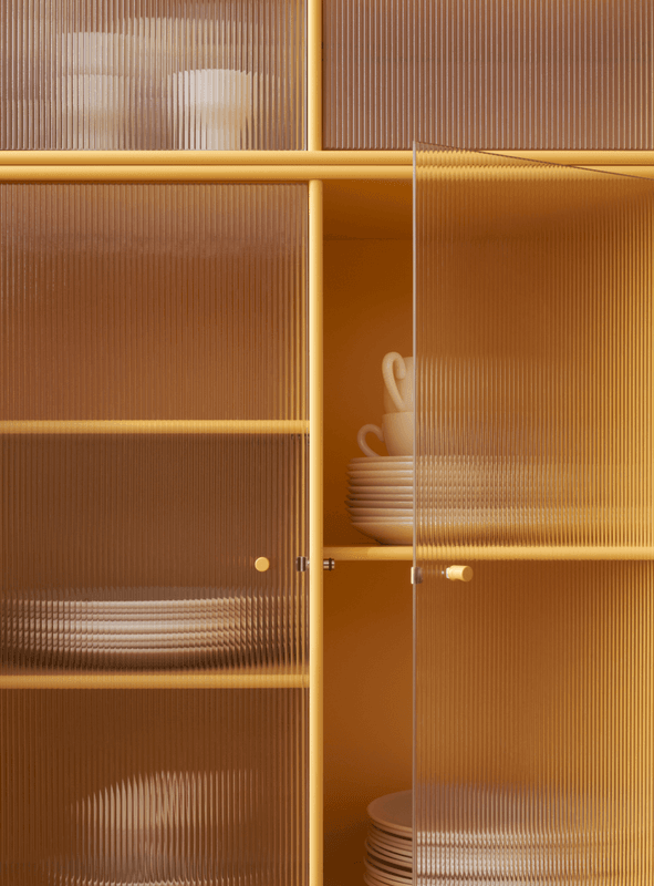 RIPPLE III – Vitrine cabinet