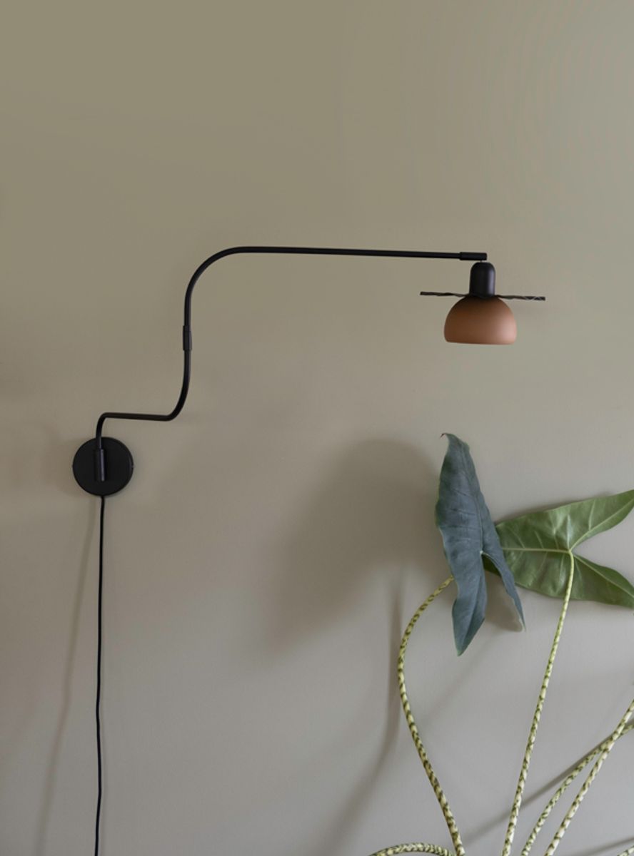 Spring Vegglampe 02