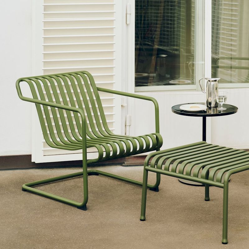 Palissade Cantilever Lounge Chair