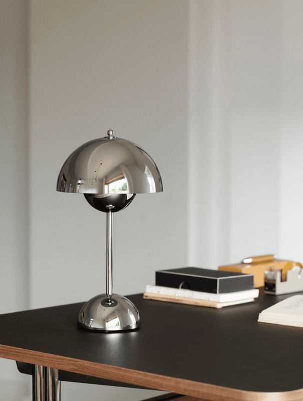 Flowerpot VP9 Verner Panton 1968 Portable lamp