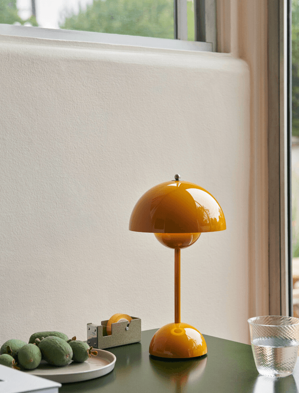 Flowerpot VP9 Verner Panton 1968 Portable lamp