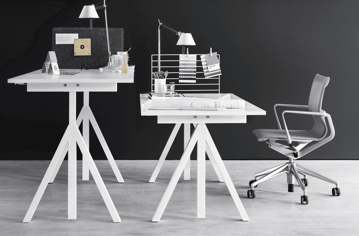 Height adjustable table frame